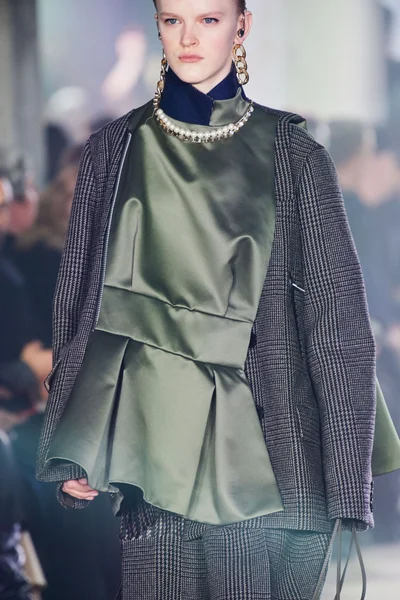 Look 43